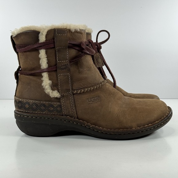 UGG Australia Boots Cove Winter Ankle Bootie 5136 Brown Leather Women's Size 8 - Picture 1 of 10